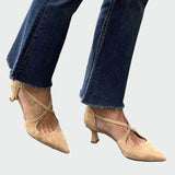 Τακούνια με μυτερή μύτη και χιαστί λουράκια