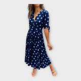 Κομψό φόρεμα με μοντέρνο μοτίβο και διαχρονική φινέτσα