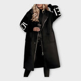 Κομψό Μακρύ Παλτό με Μοντέρνες Λεπτομέρειες