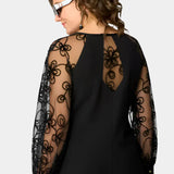 Φόρεμα με Απαλά Δαντελένια Μανίκια