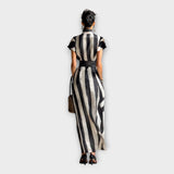 Ολόσωμη φόρμα με statement κομψότητα