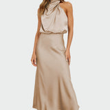 Κομψό Φόρεμα με Ανοιχτή Πλάτη