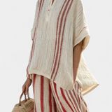 Συγκλονιστικό Κοστούμι Δύο Τεμαχίων Daisy με Κόκκινες Ρίγες σε Φυσική Υφή