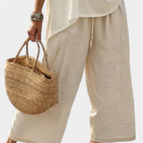 Συνολικό Μινιμαλιστικό Daisy σε φυσικές αποχρώσεις με oversized μπλούζα και φαρδιά παντελόνια για ένα απλό και κομψό στυλ