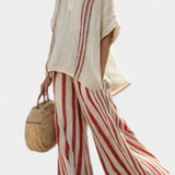 Συγκλονιστικό Κοστούμι Δύο Τεμαχίων Daisy με Κόκκινες Ρίγες σε Φυσική Υφή