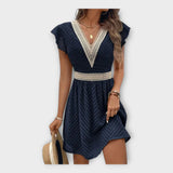 Κομψό φόρεμα με εκλεπτυσμένη αισθητική