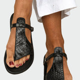 Πέδιλα με λουράκι Τ και υφή