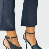 Γόβες με μυτερή μύτη και λουράκι