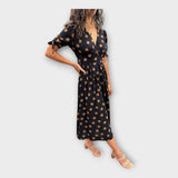 Κομψό φόρεμα με μοντέρνο μοτίβο και διαχρονική φινέτσα