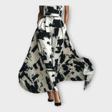 Μακρύ φόρεμα με καλλιτεχνική κομψότητα