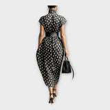 Μακρύ φόρεμα με εκλεπτυσμένη και διαχρονική αισθητική