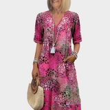 Αέρινο Φόρεμα με Καλοκαιρινό Μοτίβο και V Ντεκολτέ