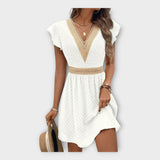 Κομψό φόρεμα με εκλεπτυσμένη αισθητική