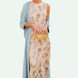 Μακρύ Φόρεμα με Λουλουδάτο Σχέδιο και Ελαφρύ Μπουφάν